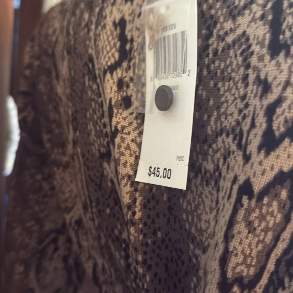 NWT northern reflections size small Snakeskin Print Button-Up Top - Picture 5 of 5